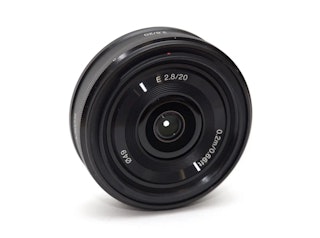 sony E20mm F2.8 SEL20F2.8 レンズ SONY E 20mm F2.8 SEL20F28のレビュー比較まとめ。街歩き・旅行の軽量